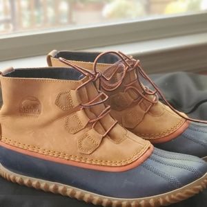 Sorel Out N About Leather Boot Caramel and Navy